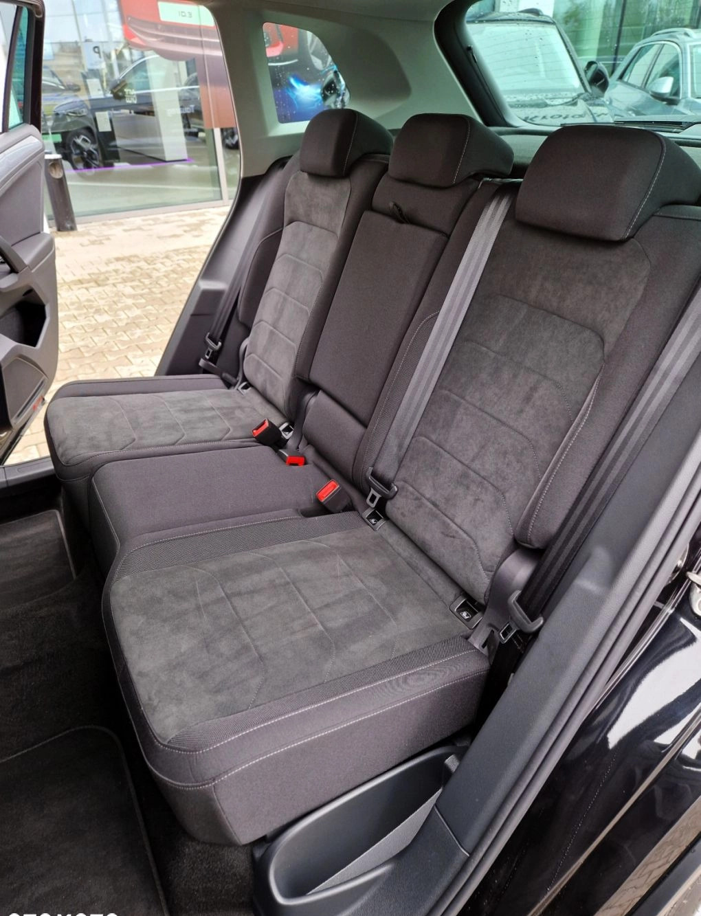 Volkswagen Tiguan cena 135500 przebieg: 6900, rok produkcji 2023 z Ciechocinek małe 407